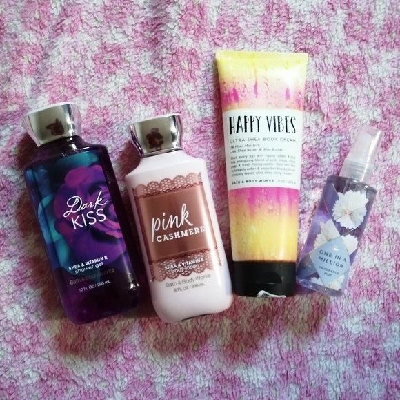 Bath & Body Works Set - Picture 1 of 4